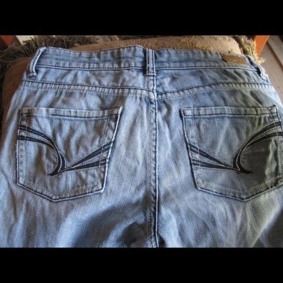 Hemmed 3R Refuge Blue Jean Pants Preowned Hole Some Flaws IS: 28.5 OS:37.5 W: 27 - Picture 7 of 16